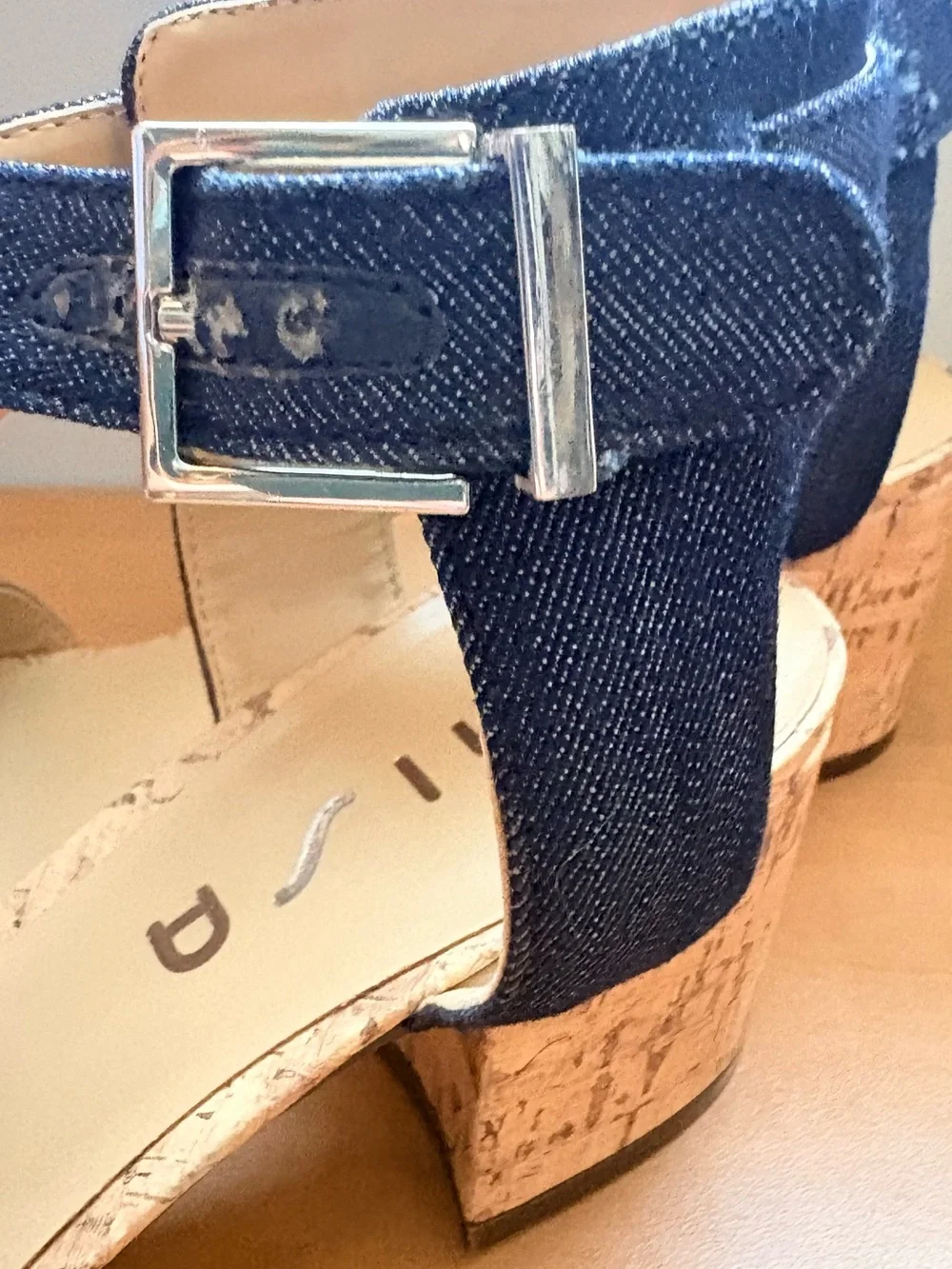 Like New Unisa block heel sandal